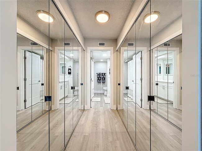 Building Photo - 400 Island Way