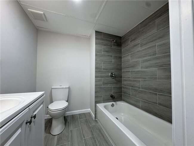 Building Photo - 3489 Creighton Rd SW