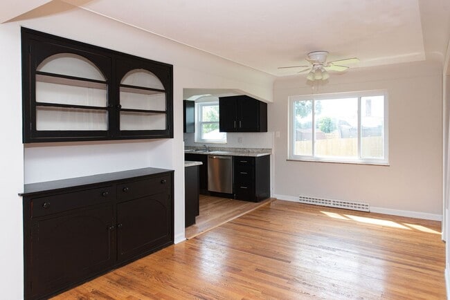 Building Photo - WESTWOOD-4 BEDROOM 2 BATH WITH OPEN FLOOR ...