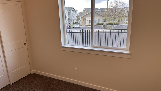 Building Photo - 123 9th Ave