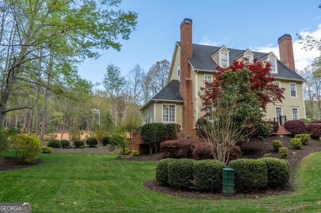Building Photo - 2925 Orchard Dr