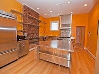 Building Photo - 1922 E Carson St