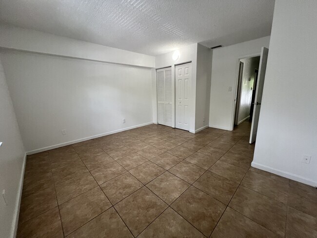 Building Photo - 138 Lewfield Cir
