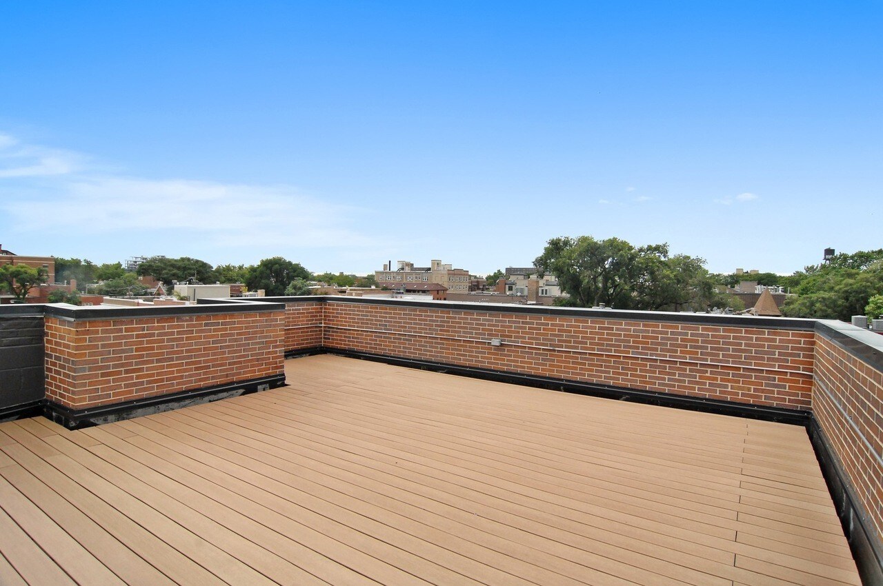 Building Photo - 2821 N Halsted St