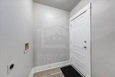 Building Photo - 622 N Mulberry St