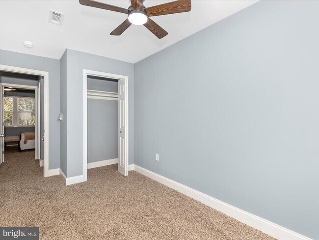 Building Photo - 5443 Jonquil Ave