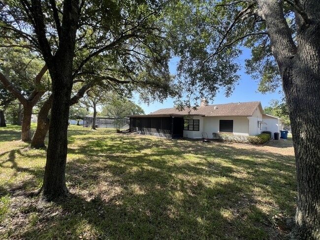 Building Photo - 8205 Pagoda Dr