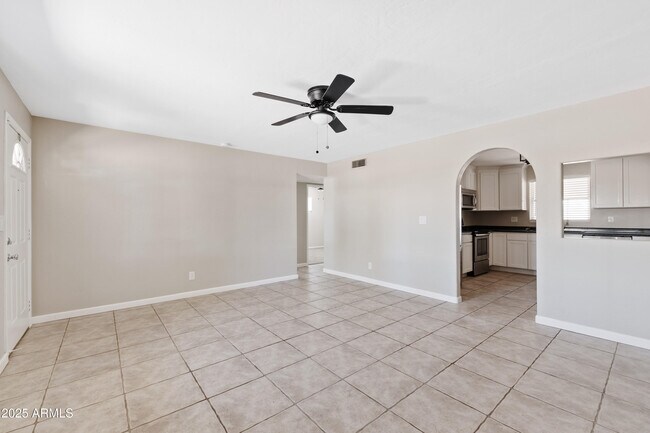 Building Photo - 10535 E Boulder Dr