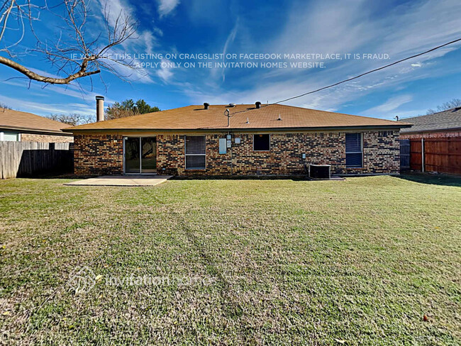 Building Photo - 6404 Big Springs Dr