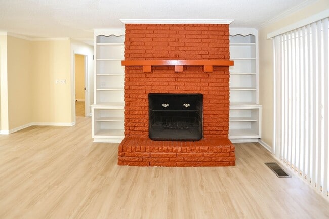 Building Photo - Private Retreat