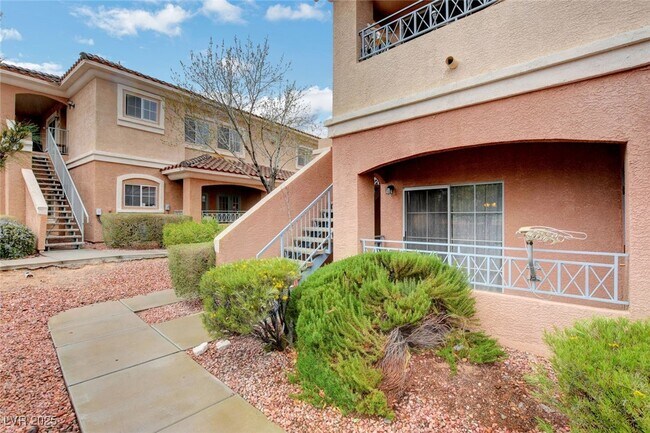 Building Photo - 10552 Pine Pointe Ave