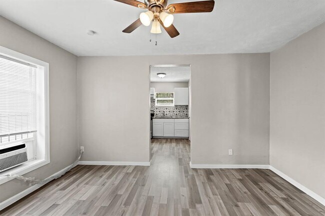 Building Photo - 523 Henke St