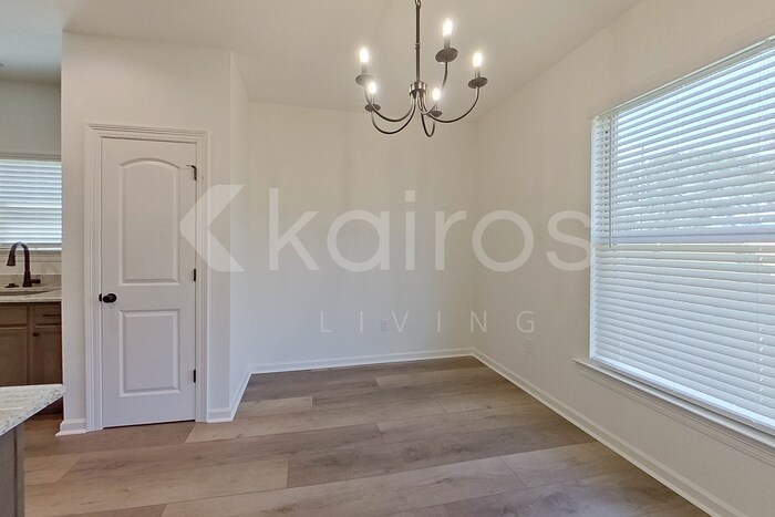 Building Photo - 302 Carencro St