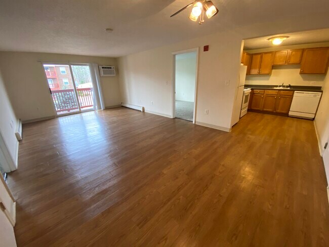 Building Photo - 96 Powers St