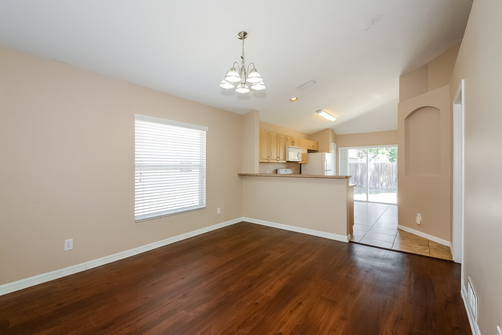 Building Photo - 10411 Lakeside Vista Dr