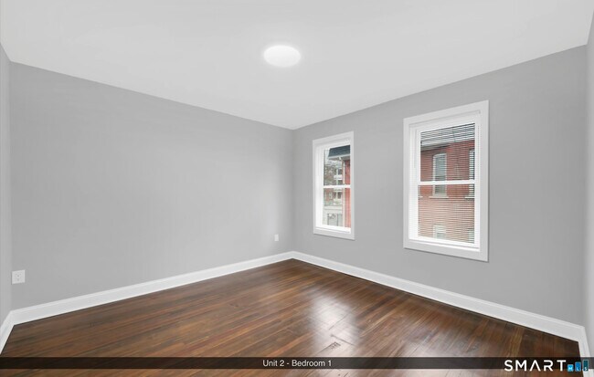 Building Photo - 144 Madison St