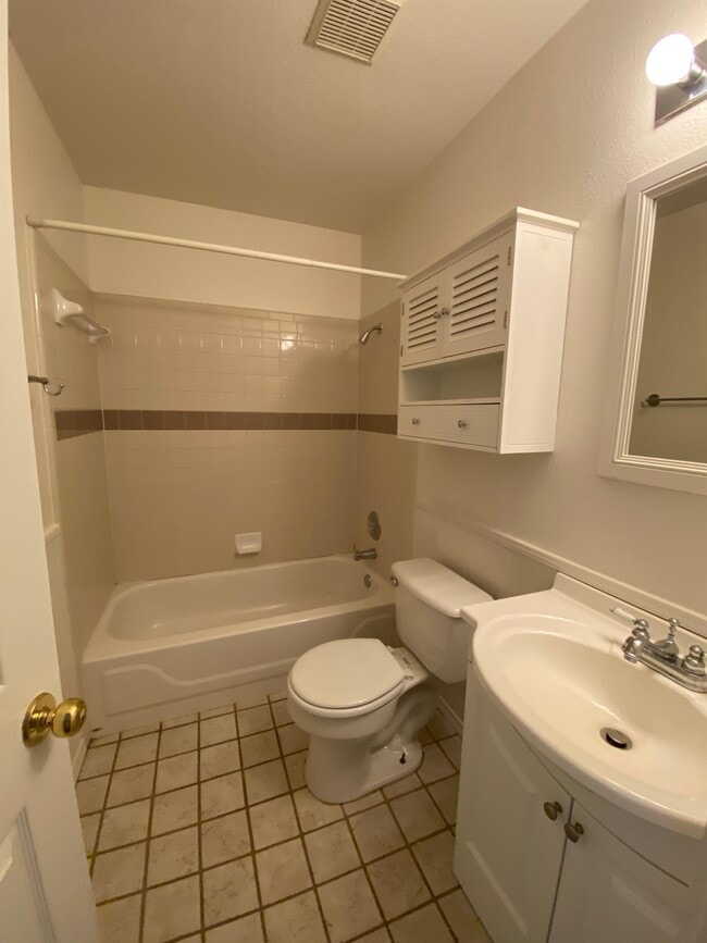 Building Photo - 151 McKennas Cove