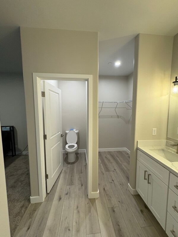 Building Photo - 2820 Palisades Dr