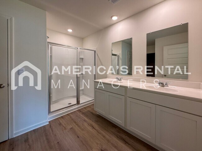 Building Photo - Available to View Now! PRIVACY FENCE & BLINDS BEING INSTALLED!!