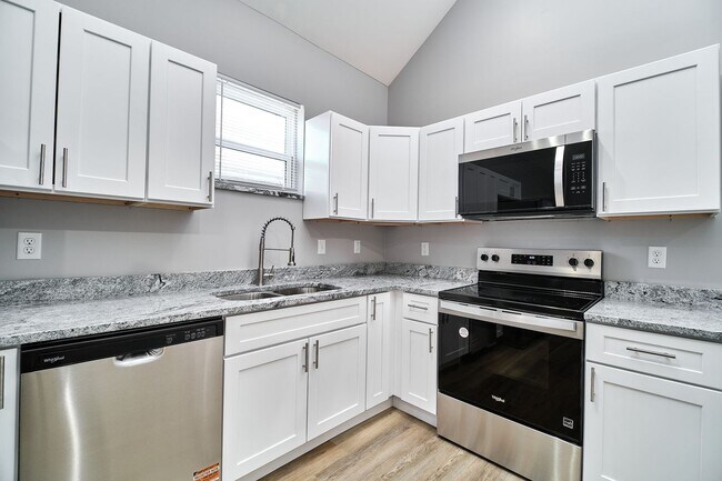 Building Photo - 415 Dequincy St