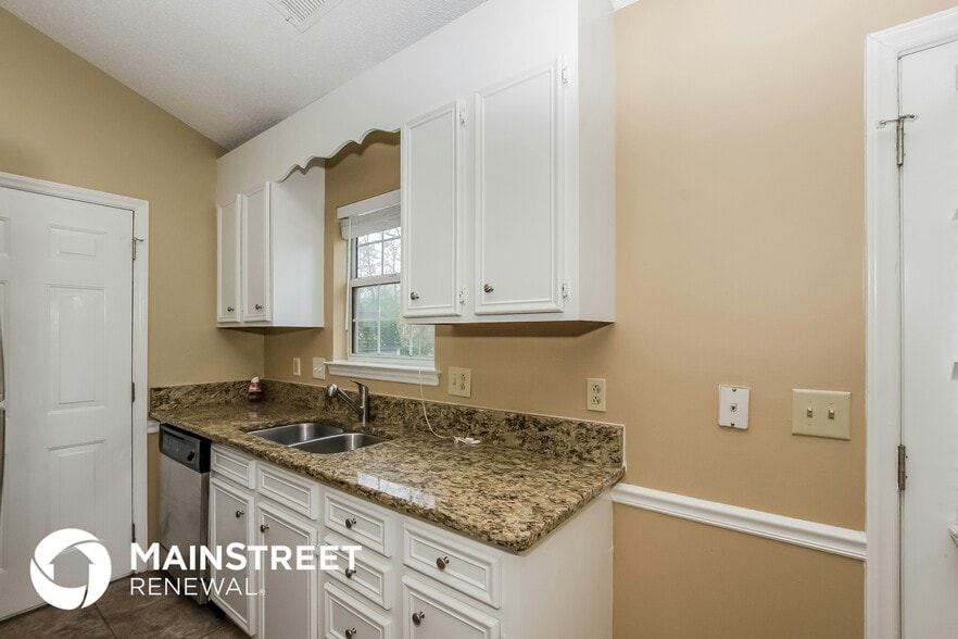 Building Photo - 2702 Faircroft Way