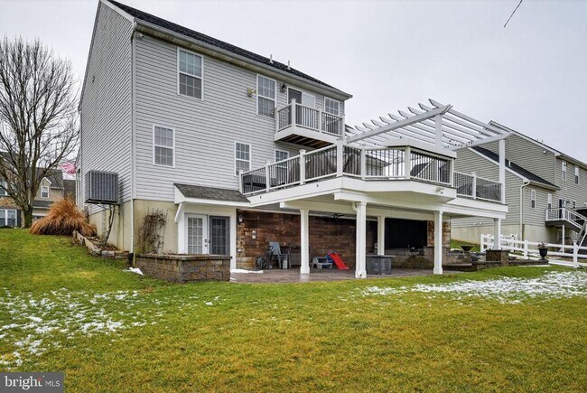 Building Photo - 10 Nelson Rd