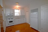 Building Photo - 1021 E 62nd St, Chicago, IL, 60637-2779