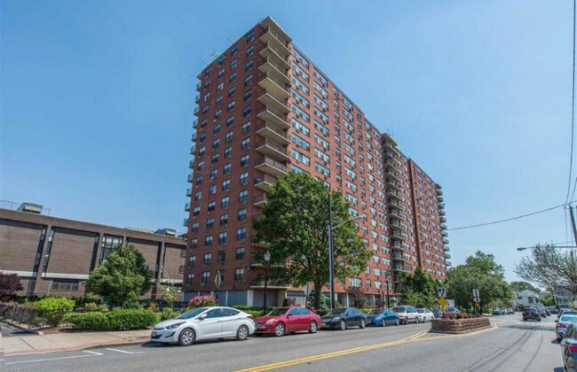 Building Photo - 500 Central Ave