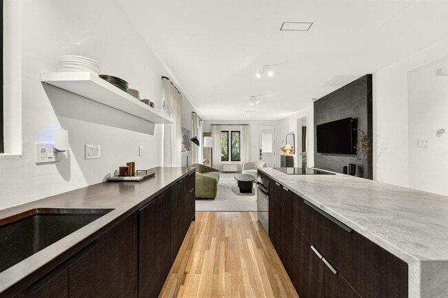 Building Photo - 509 E Mary St