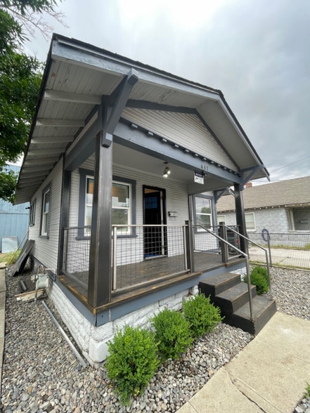 Building Photo - 637 Morrill Ave