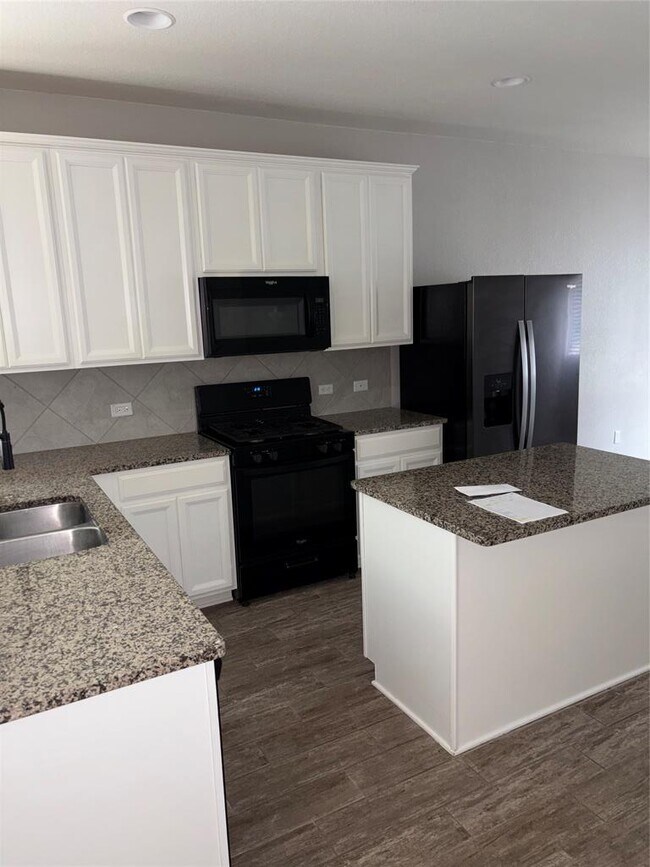 Building Photo - 1101 Cliffbrake Wy