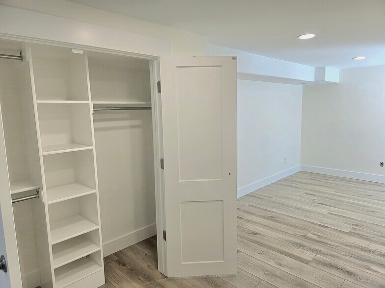 Building Photo - 10454 S Golden Willow Dr