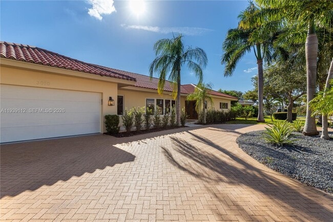 Building Photo - 3010 NE 58th St