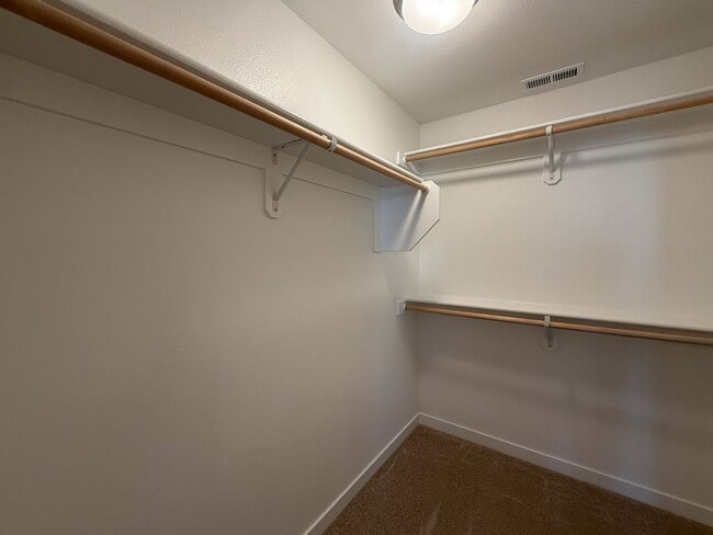 Building Photo - 352 SE Shetterly Dr