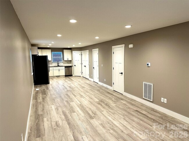 Building Photo - 110 Carpenter St