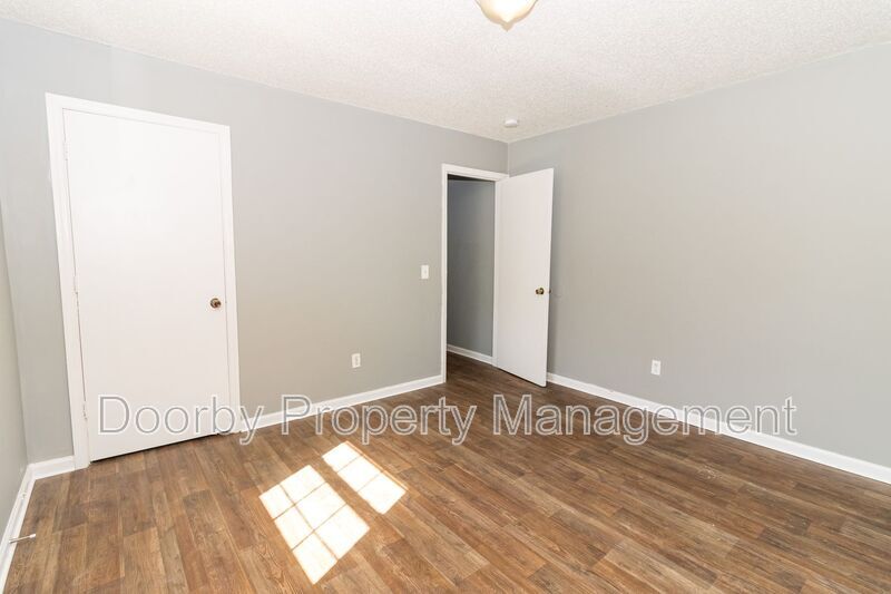 Building Photo - 2712 N Orchard Knob Ave