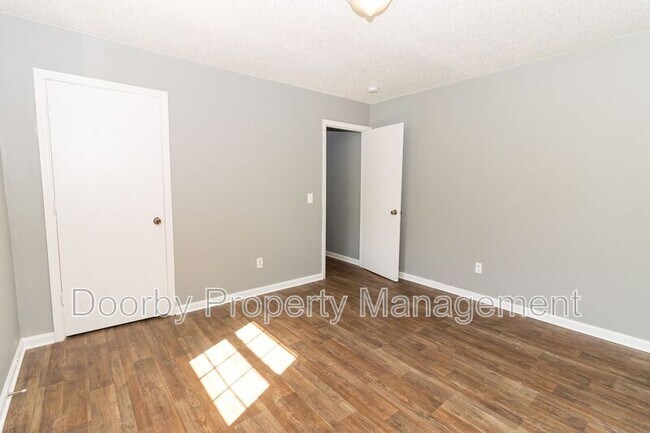 Building Photo - 2712 N Orchard Knob Ave