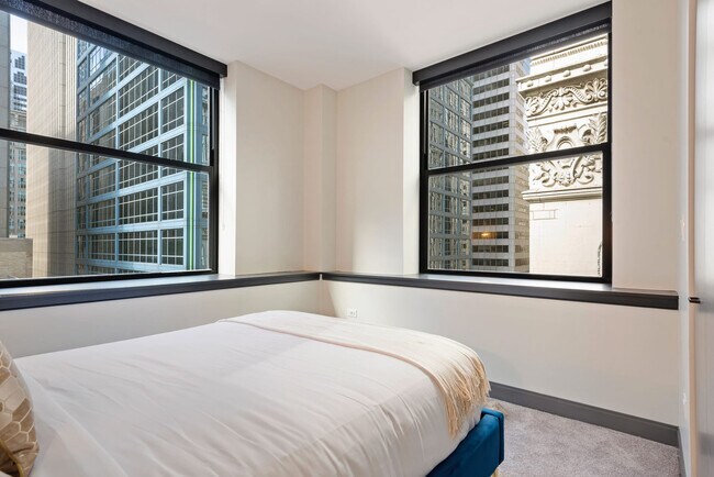 Building Photo - 29 S LaSalle St
