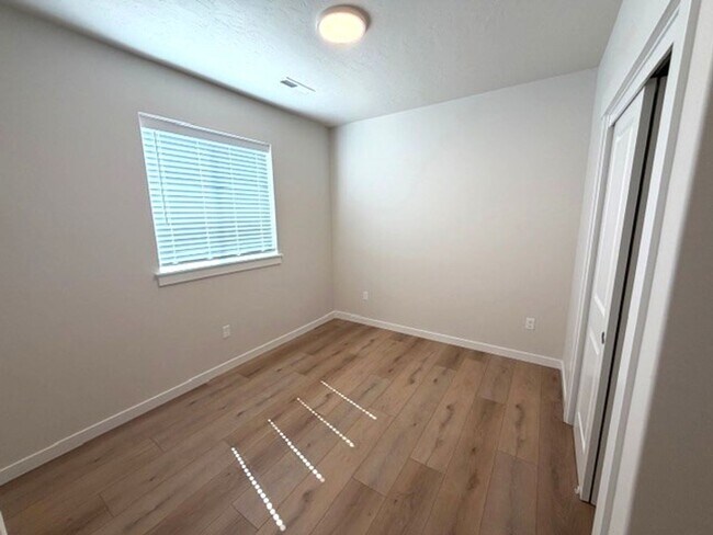 Building Photo - Beautiful newer 3 bed 2 bath home in Caldwell just off Linden Rd and Middleton Rd