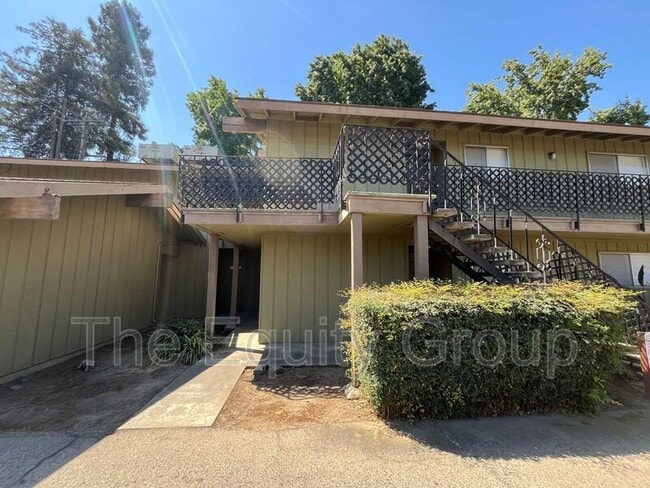 Primary Photo - 306 N Westfield St