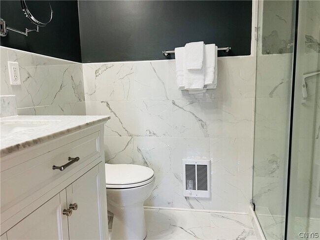 Building Photo - 22 State St