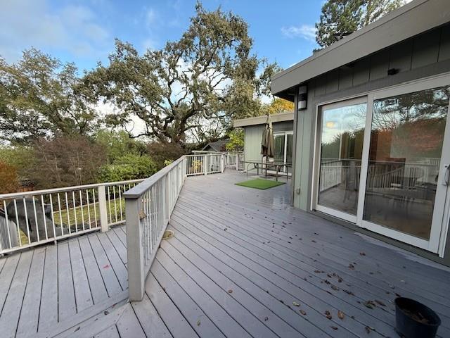 Building Photo - 240 W Floresta Way