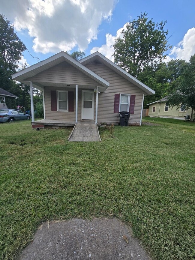 Building Photo - 313 Sanford Ave