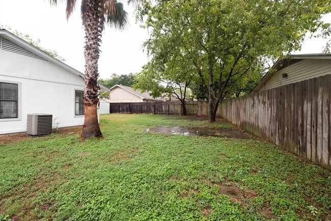 Building Photo - 11605 Gungrove Cir