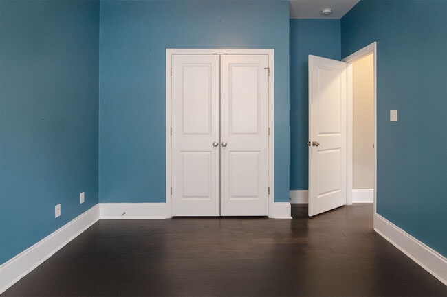 Building Photo - 2533 Capstone Dr