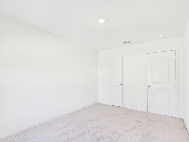 Building Photo - Single Story 4 bedroom