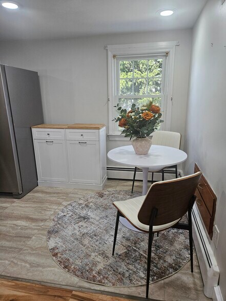 Building Photo - 115 N Hull St