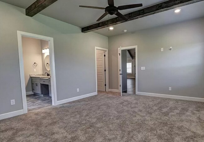 Building Photo - 3701 SW Ryegrass Rd