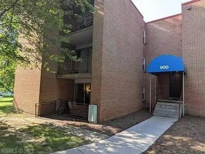 Building Photo - Blacksburg, 2BR / 1 BA, Available