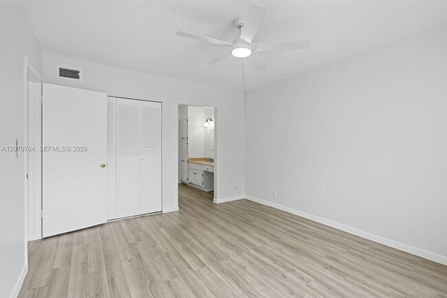 Building Photo - 5335 NW 10th Ct